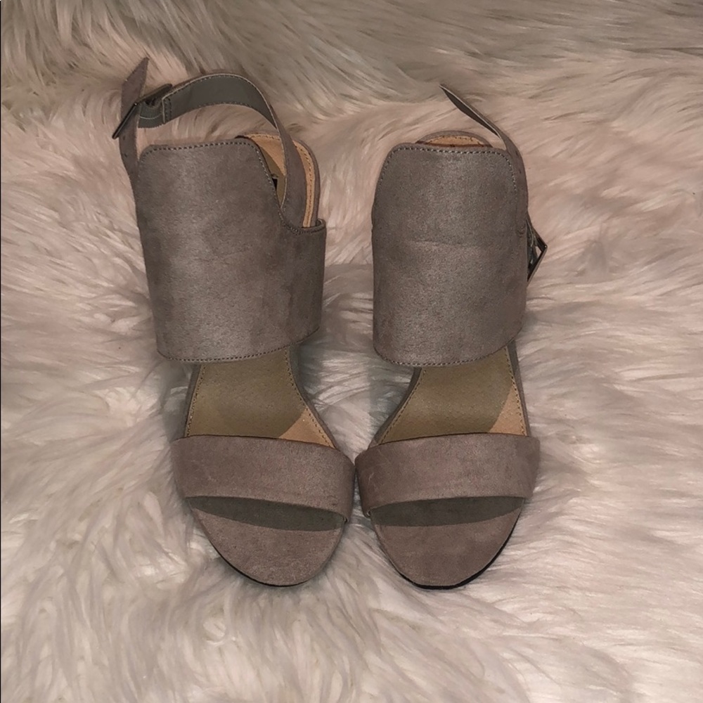 Forever 21 suede heels